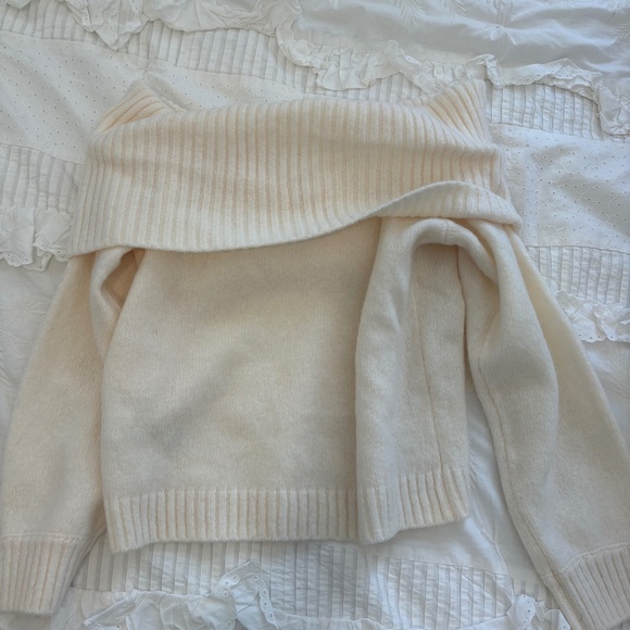 A&F Sweater - Picture 2 of 3